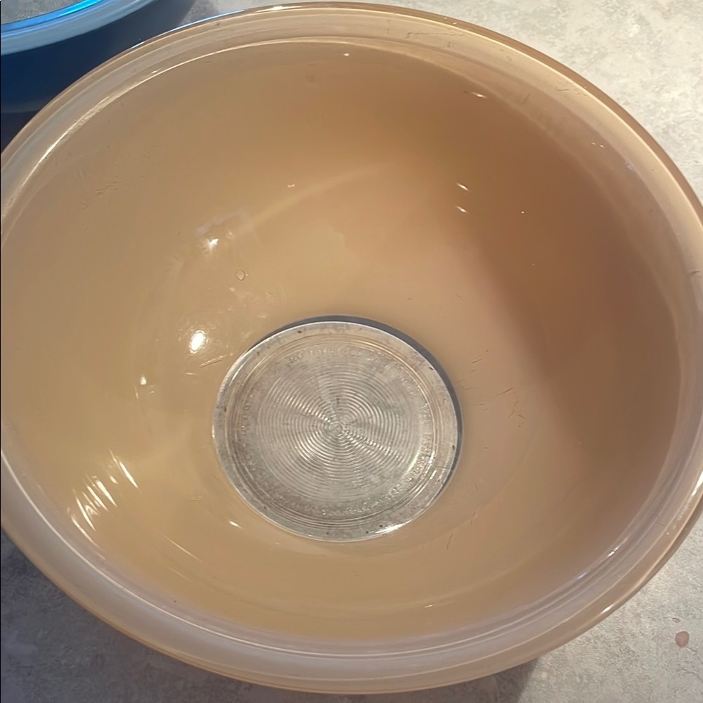 Vintage Pyrex Bowls - Picture 9 of 9